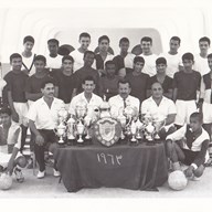 د.فاروق العمر لاعب فريق كرة القدم في ثانوية الشويخ 1963